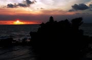 tanah lot temple bali