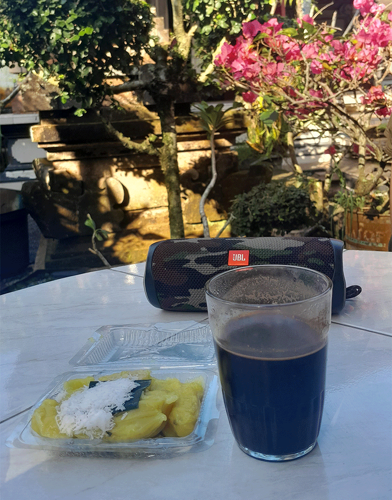 bali coffee and Balinese cake